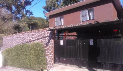REF 10.610  Lindo Sobrado Jd. Mangalot, 3 dorms ( 1 suíte), 5 vgs, 1 lavabo prox Marginais Tiete e Pinheiros. Aceita permuta. Uso Coml/ Resid.
