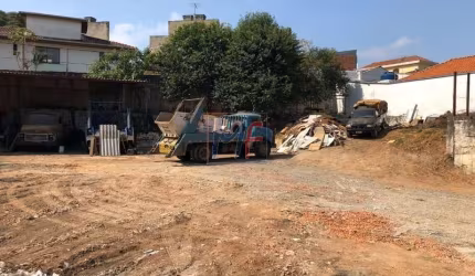 Terreno com 1098 m² no bairro Vila Formosa, com 110m² construídos, zoneamento ZM. Aceita pequena parte em permuta. REF: 10.767 -