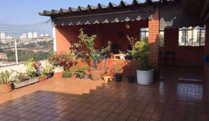 REF: 11.703 Ótimo galpão com 430 m² de terreno e 790 m² de A.C.  mezanino e casa com 3 suites parte superior  na  Penha, próx. ao metro.