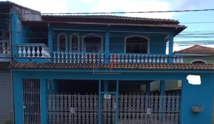 Sobrado com duas casas, no bairro Jardim Nisalves, total de 6 dorms sendo 1 suíte, 4 vagas, 345 m² A.C., terreno 11 X 25 mts. (REF: 11.967)