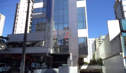 Excelente Conjunto Comercial no  segundo andar , Bairro Indianópolis, com 1 vaga de garagem, 49 m² útil, Ar condicionado, Piso laminado. REF 12.428