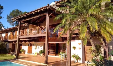 REF 12.737 Excelente Casa localizada no bairro Alphaville Residencial Zero, com 8 dorms, sendo 5 suítes, 3 vagas, 900 m² de área útil .