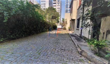 Excelente Casa  Comercial localizado no bairro Higienópolis, 113 m² a.c, 212 m²a.t, Frente: 8 ,5 m, 3 vagas. ZONEAMENTO ZEU ! REF 12.839