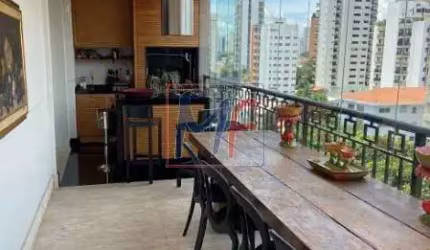 REF 13.167- Excelente Apartamento localizado em  Moema, 316 m² de área útil, 4 dorms, sendo 4 suítes, 5 vagas de garagem e lazer.
