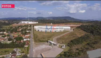 Galpão em condomínio fechado no bairro Pinhal em Cabreúva, com total de 9.484  m² são 4 módulos de de 2.371 m² cada. REF: 13.931