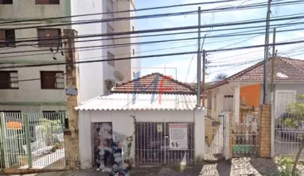 REF: 14.030 - Excelente terreno com 6 x 30  mts,  total de 180 m² a.u, com 3 casas pequenas e com inquilinos, renda média R$2.000,00 mensal.