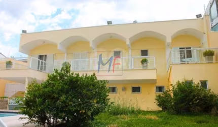 REF: 15.168 - Linda casa no bairro Campo Belo, com 682 m² a.c. , com  3 suítes, sala ampla ,5 ambientes, piscina, quintal, 2 cozinhas, 10 vagas.