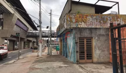 Excelente Terreno localizado no bairro Jardim Planalto, com 1.200 m² a.t., 200 m² a.c, 40 m de testada, ZEU, bem localizado. REF. 14.560