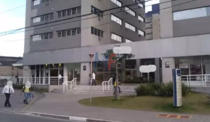 Excelente loja em condomínio bairro Barra Funda, com  60 m², 1 vaga, bem localizado, com renda! Bom para Investidor!  Locada. (REF. 14.999)