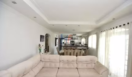 REF 15.631 Excelente Sobrado localizado no bairro Lava-pés,4.000 m² terreno , 800 m² a.c ,6 dormitórios ( 4 suítes), 25 vagas de garagem.