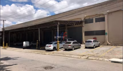 Galpão no Jardim Humaitá construído em terreno com  5.610 m² , e  5.271 m² a.c., , altura de 7m (pé direito) e 14 vagas. REF: 16.058