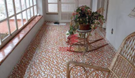 Casa 3 quartos isolada, terreno 11x25, 2 quadras da praia, Ponta da Praia/Santos.