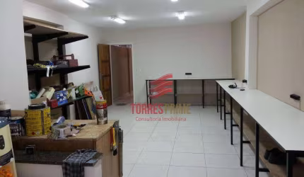 Casa comercial 4 salas com banheiro, Centro, Santos SP
