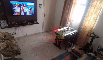 Apartamento com 2 dormitórios no primeiro andar. Agende sua visita.