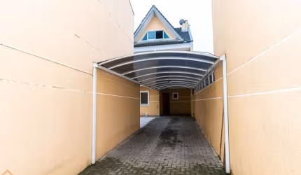 Sobrado com 4 quartos  à venda, 148.00 m2 por R$649000.00  - Uberaba - Curitiba/PR