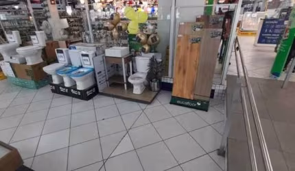 Ponto de Comércio para alugar, 4.00 m2 por R$2500.00  - Xaxim - Curitiba/PR