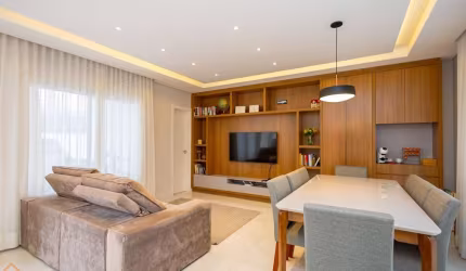 Sobrado em Condomínio com 3 quartos  à venda, 124.00 m2 por R$860000.00  - Xaxim - Curitiba/PR
