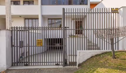 Sobrado com 3 quartos  à venda, 203.93 m2 por R$799000.00  - Uberaba - Curitiba/PR
