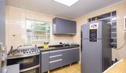 Casa Comercial com 6 quartos  à venda, 563.00 m2 por R$1800000.00  - Boqueirao - Curitiba/PR