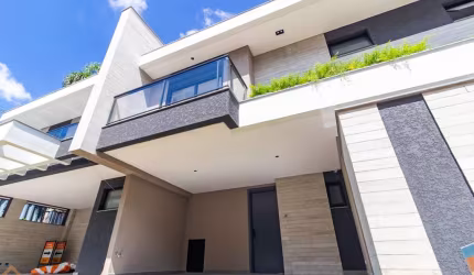 Sobrado em Condomínio com 3 quartos  à venda, 215.00 m2 por R$1690000.00  - Xaxim - Curitiba/PR