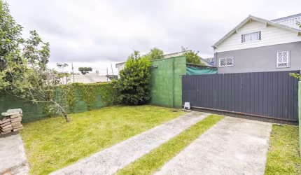 Sobrado com 3 quartos  à venda, 270.00 m2 por R$1540000.00  - Campina Do Siqueira - Curitiba/PR