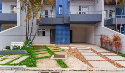 Sobrado em Condomínio com 3 quartos  à venda, 109.48 m2 por R$570000.00  - Boqueirao - Curitiba/PR
