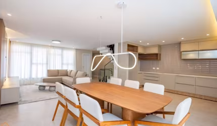 Casa em Condomínio com 3 quartos  à venda, 239.57 m2 por R$1890000.00  - Xaxim - Curitiba/PR