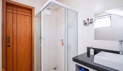 Sobrado em Condomínio com 3 quartos  à venda, 160.00 m2 por R$889000.00  - Alto Boqueirao - Curitiba/PR