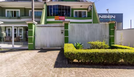 Sobrado com 3 quartos  à venda, 161.87 m2 por R$795000.00  - Hauer - Curitiba/PR