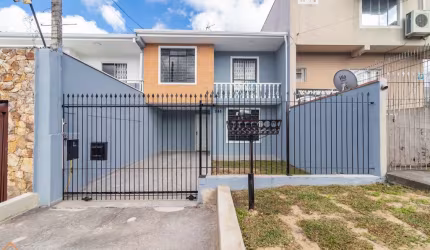 Sobrado com 3 quartos  para alugar, 104.55 m2 por R$2750.00  - Xaxim - Curitiba/PR
