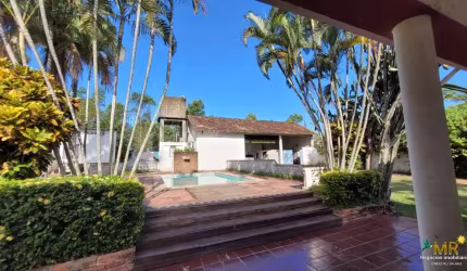 Chácara com boa casa, com piscina, a 10 minutos do centro de Campos