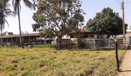Fazenda em zona urbana do Distrito de Dores de Macabu