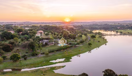 Maravilhosa casa com vista para o lago disponível para venda no Condomínio Lagos de Shanadu em Indaiatuba/SP!!