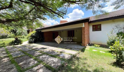 Beli´ssima reside^ncia te´rrea, situada em um lindo terreno de esquina com 2.600 m², no condomi´nio Terras de Sa~o Jose´ 1, em Itu./SP