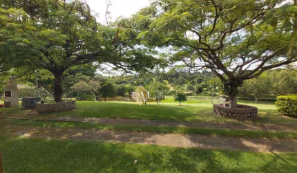 Belíssima Chácara disponível para venda no Condomínio FARM em Porto Feliz-SP!