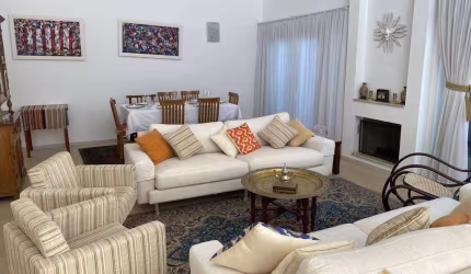 Belo sobrado com uma linda vista, disponível para venda no Condomínio Campos de Santo Antônio  em Itu/SP!!