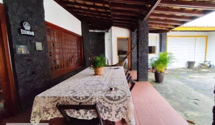 Casa com 4 Dormitórios, 3 Suítes para Alugar, 489 m² por R$ 15.000/mês - Jardim Apipema - Salvador/BA