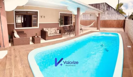 Casa com Piscina quadra do mar
