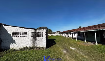 Terreno de 380m² com 4 quitinetes em Ipanema
