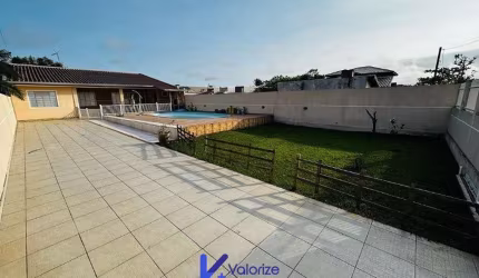 Casa com piscina no Atami Sul