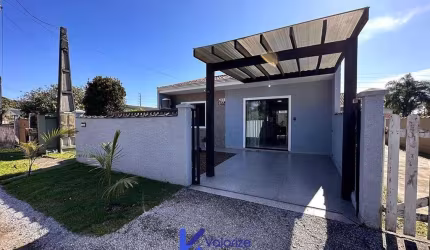 Casa 2 dormitórios moderna a venda no litoral