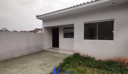 Casa 2 Dormitórios em Pontal do Sul