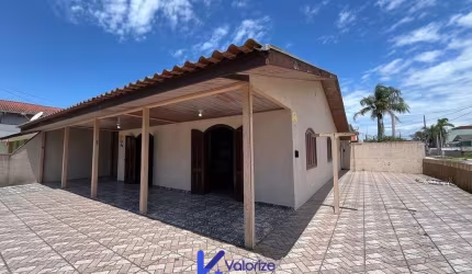 Casa de esquina próximo a praia Ipanema
