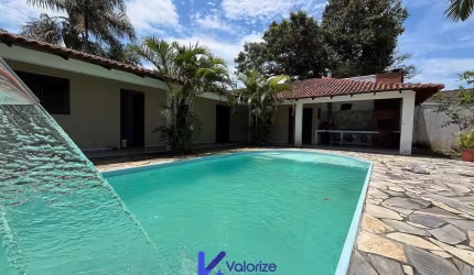 Casa com 07 dormitórios com piscina no Grajaú