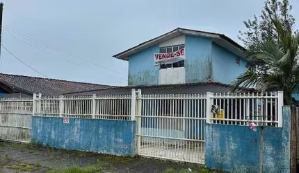 Sobrado próximo a rodovia Praia de Leste