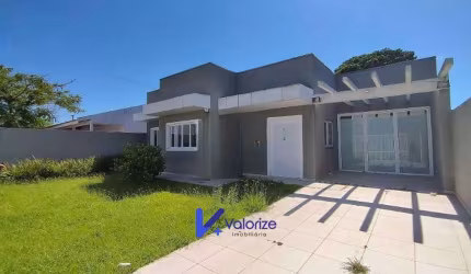 Casa com piscina à venda em Pontal do Sul.