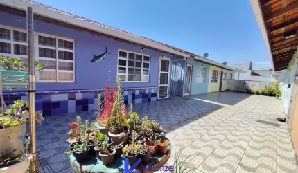 Casa a venda em condomínio faixa do mar