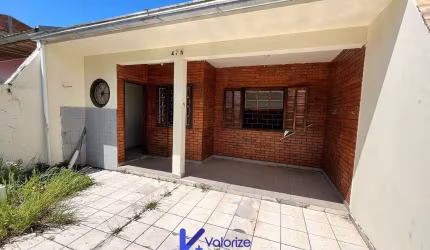 Casa 2 Dormitórios próximo ao mar em Ipanema