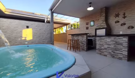 Casa a venda na praia com piscina