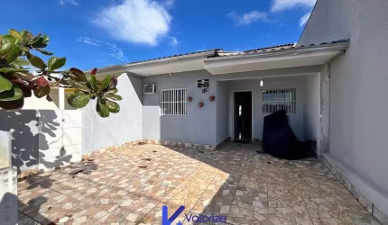 Casa a venda na praia com piscina